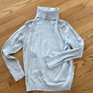 GAP Light Gray Turtleneck Sweater